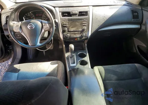 2015 Nissan Altima 2.5 z USA, uszkodzony, nr VIN 1N4AL3AP5FC438339